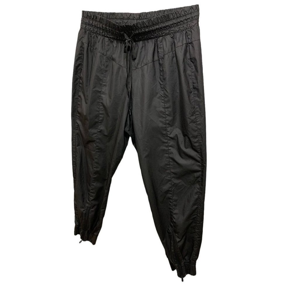 Medium Gap Fit Women's Black Joggers Windbreaker Pants Pull On Elastic Waist - Picture 2 of 7